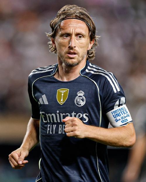 辽宁男篮王哲林末节关键得分