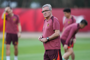 万项谈梅开二度：只能说运气比较好，赶上了这两个进球