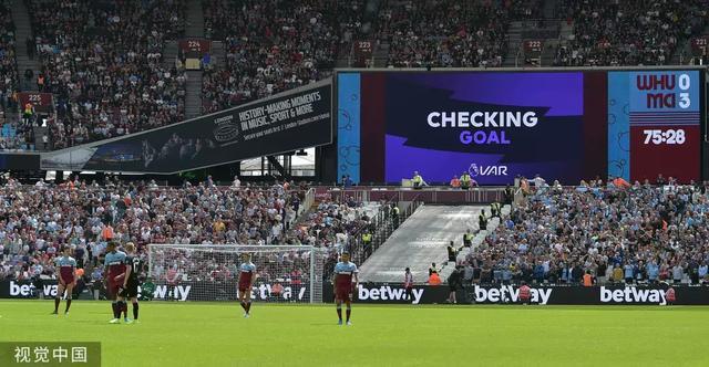 半场：科莫1-0萨索洛，杜维卡斯破门，尼科-帕斯倒钩射门被扑