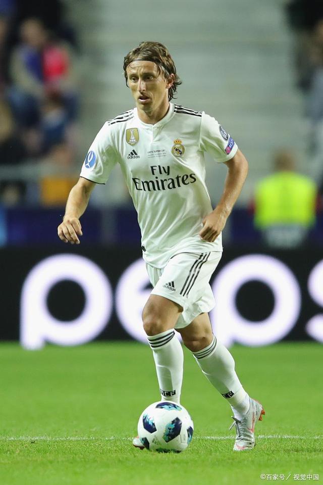 加纳国脚弗朗西斯已经在日本接受手术，之后将返回法国康复