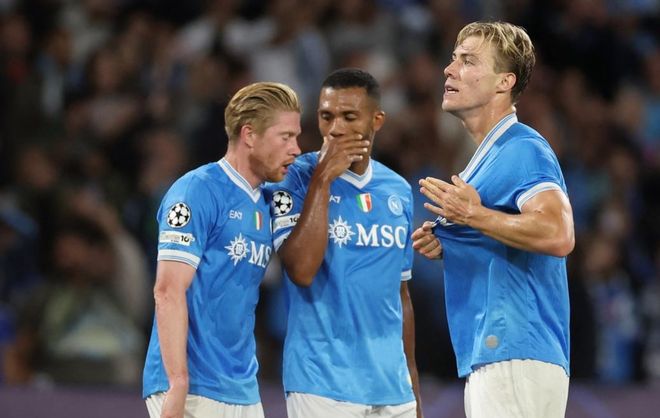 凯尔：比赛中阿德耶米被挑衅但保持了冷静，这说明他又成长了