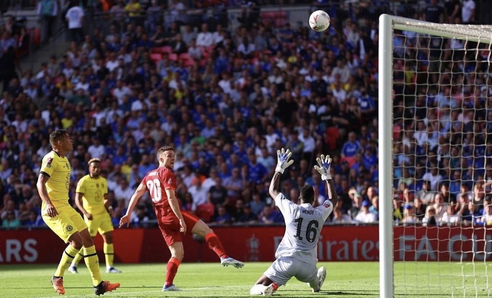 国安与河南合拍足协杯决赛宣传片：在传统足球赛中加入福瑞