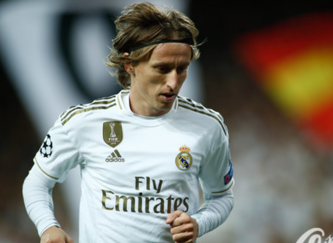 小豌豆替补出场错失反超比分的点球，之后球队被补时绝杀